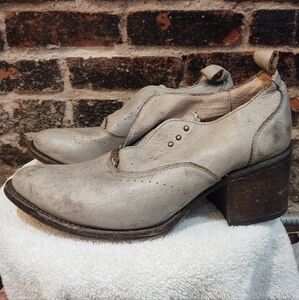 Freebird Sadie Distressed Grey 9